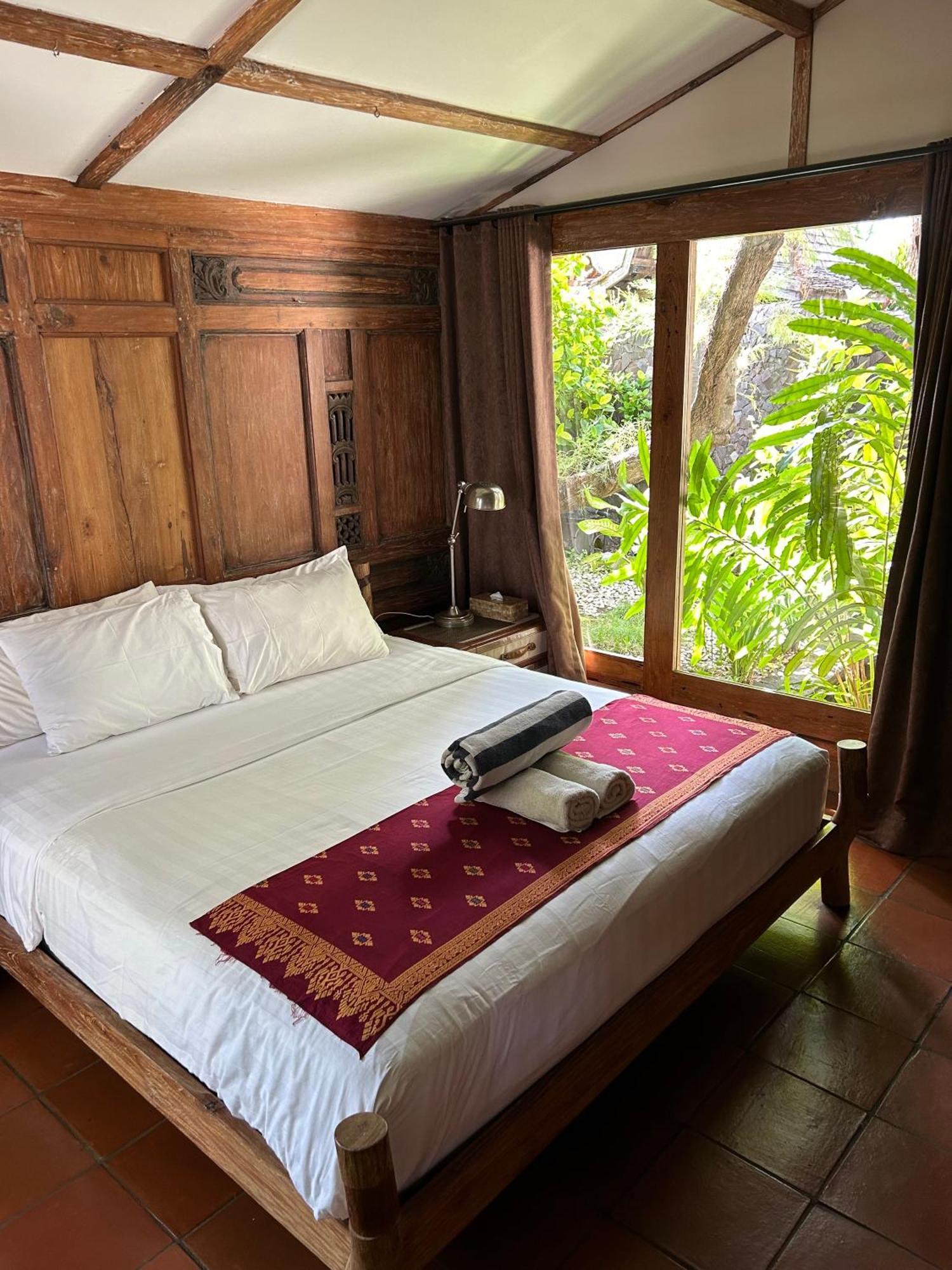Villa Bhuvana With Private Swimming Pool Гили Траванган Экстерьер фото